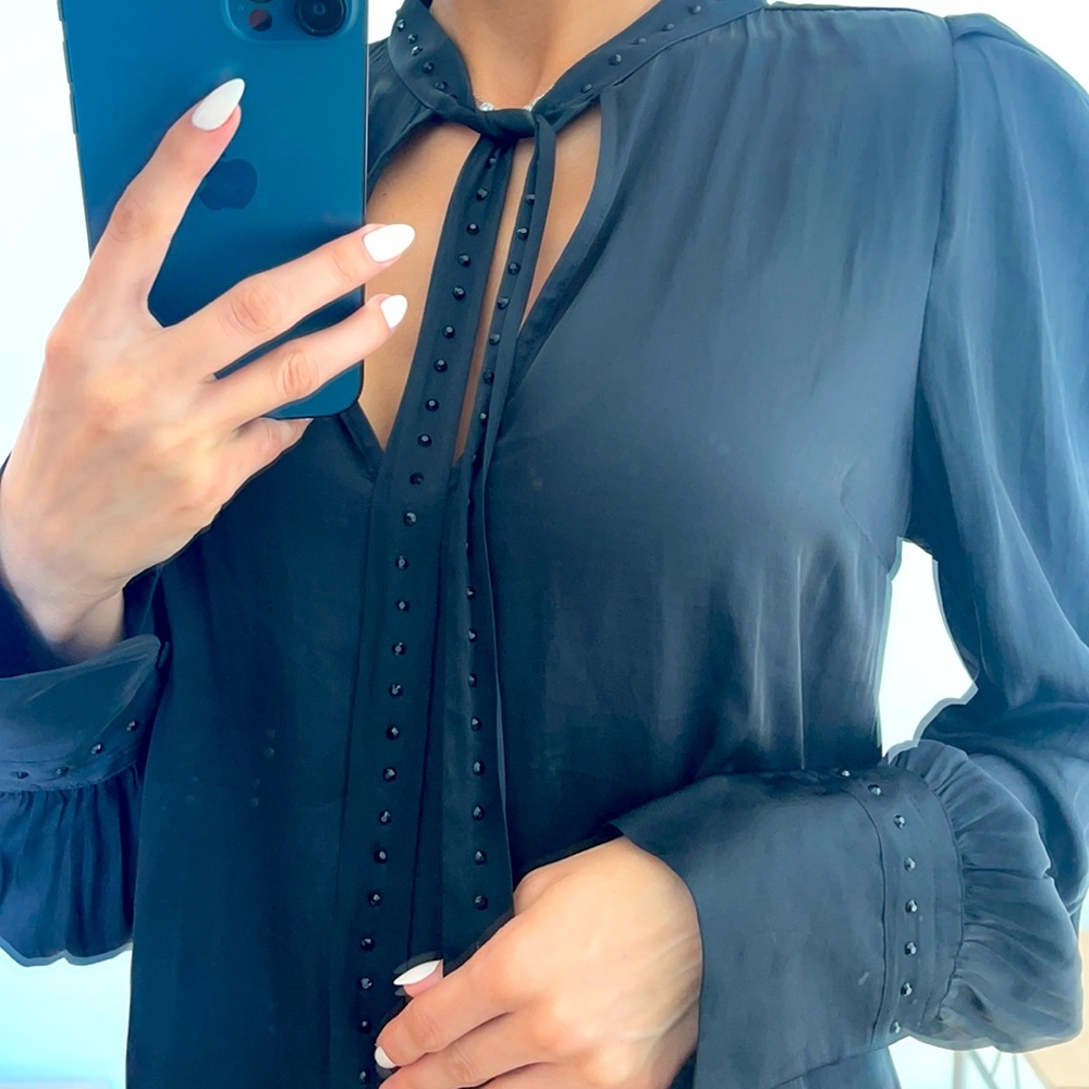 EXPRESS BLOUSE - Picture 2 of 4